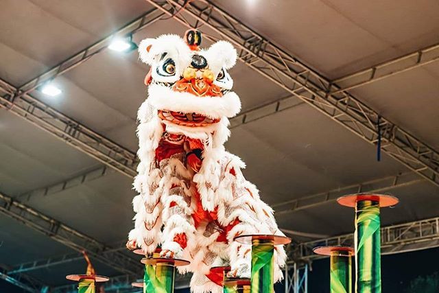 Rủ nhau đi chơi trung thu, Lân và Sư tử bị cậu Vàng đuổi chạy té khói