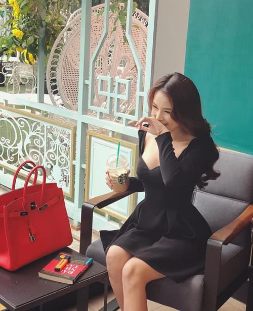 Sam mạnh tay chi 150 triệu cho set đồ sương sương đi xe bus