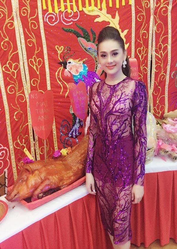 Sao bị ném đá vì thời trang thiếu tinh tế khi đi cúng Tổ