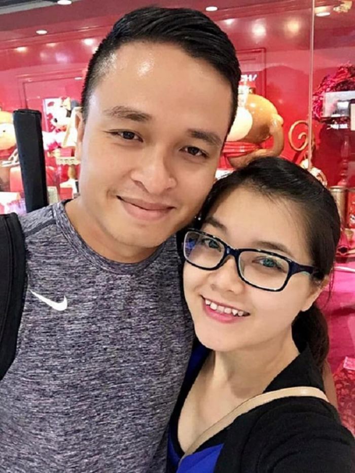 Sau 8 năm, ca sĩ Thanh Ngọc và ông xã đón heo vàng đúng lễ Trung thu