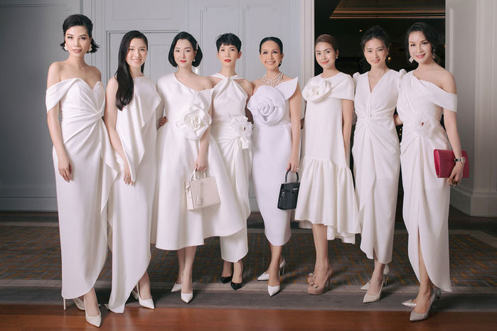 Sau nhẫn kim cương bạc tỷ, Diễm My được chồng tổ chức tiệc kỷ niệm