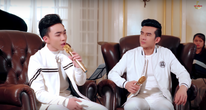 Đan Trường trẻ trung bên cạnh học trò kém 20 tuổi