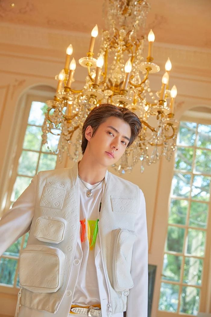 Sehun (EXO), Jin (BTS) từng được tuyển chọn trên đường vì ... quá đẹp