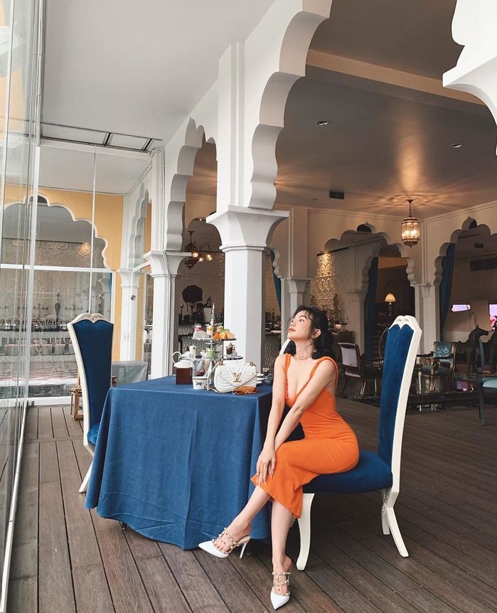 Sĩ Thanh dù bé hạt tiêu nhưng rất chuộng phong cách sexy, gợi cảm