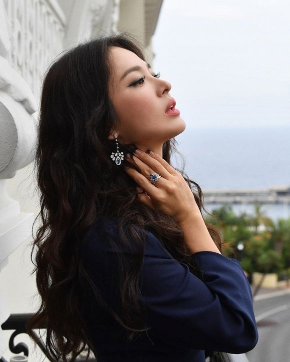 Sĩ Thanh đăng ảnh nói mình giống Song Hye Kyo phiên bản Việt