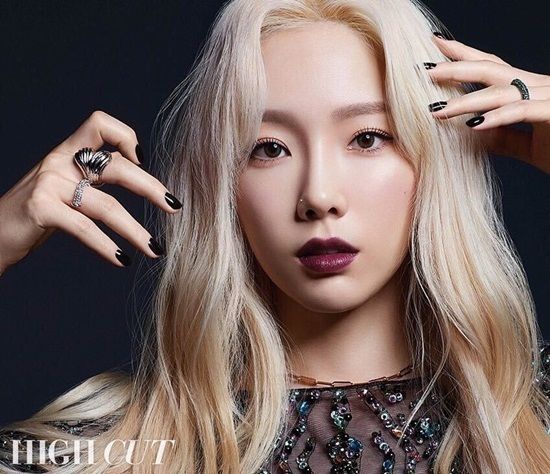 Ảnh hot sao Hàn 6/9: Lisa mặc chấm bi quyến rũ, Sunmi khoe chân thon