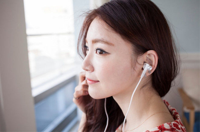 Tai nghe nhỏ, hậu quả to: Sử dụng quá 2 giờ mỗi ngày có thể gây điếc