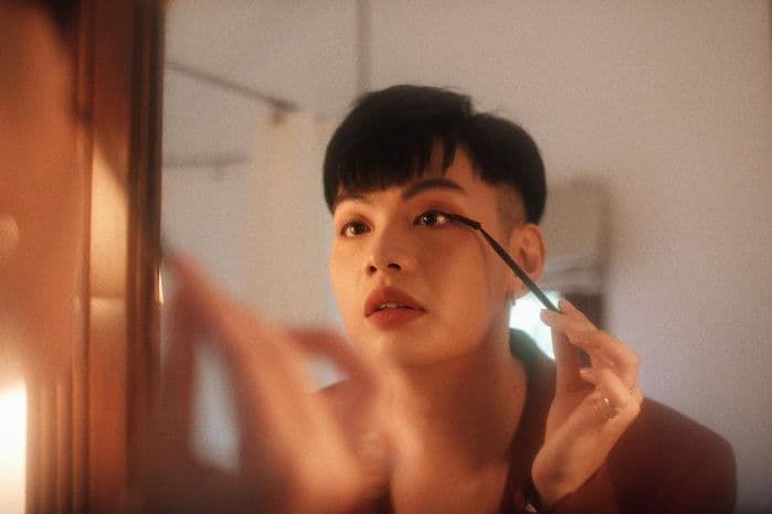 Trang điểm theo lối Drag Queen, Đào Bá Lộc khiến CDM trầm trồ