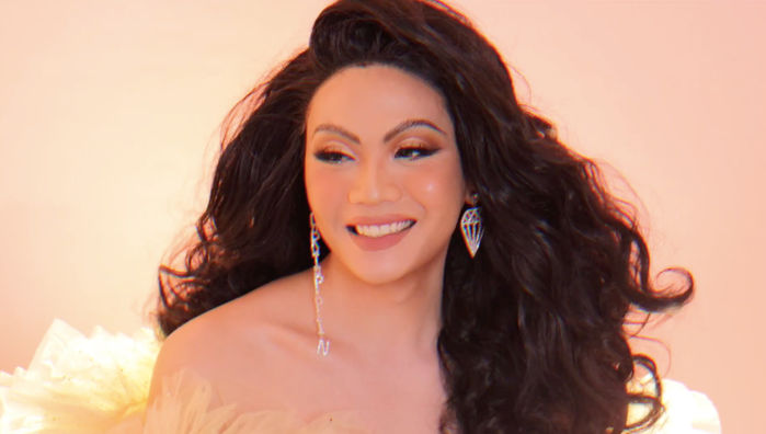 Trang điểm theo lối Drag Queen, Đào Bá Lộc khiến CDM trầm trồ