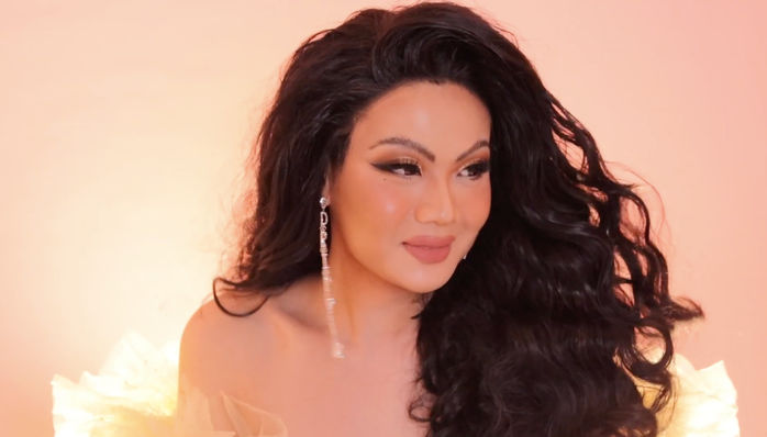 Trang điểm theo lối Drag Queen, Đào Bá Lộc khiến CDM trầm trồ