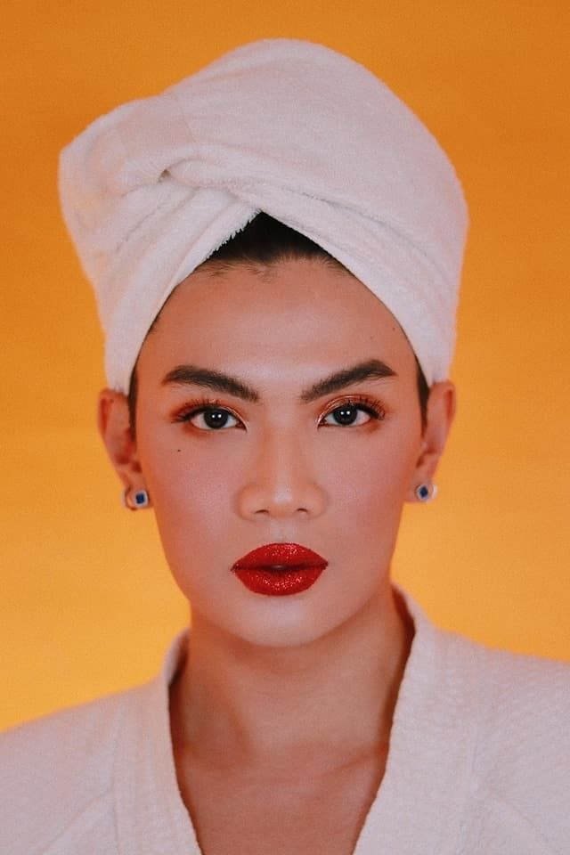 Trang điểm theo lối Drag Queen, Đào Bá Lộc khiến CDM trầm trồ