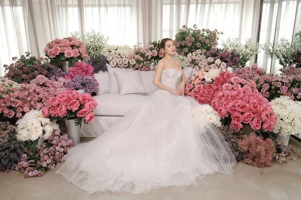 Trọn bộ ảnh kỉ niệm ngày cưới khoe sắc vóc đỉnh cao của Nhã Phương