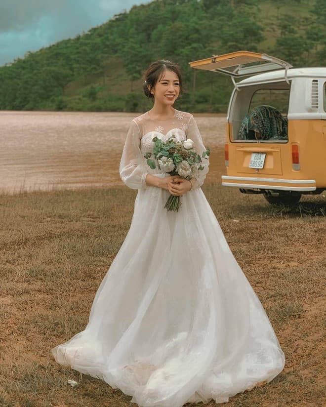 Trước khi là đại gia khét tiếng Minh Nhựa còn là 1 ông bố yêu con