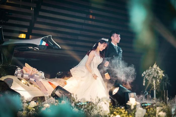 Trước khi là đại gia khét tiếng Minh Nhựa còn là 1 ông bố yêu con