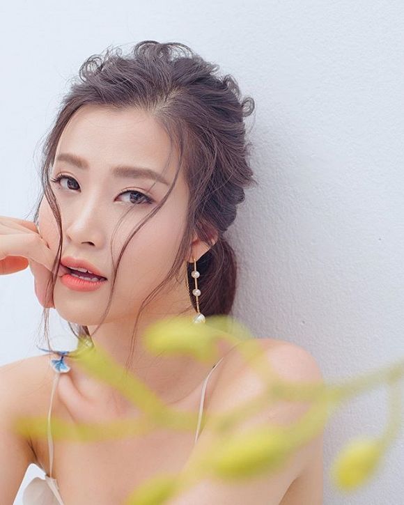Trước ngày cưới, Đông Nhi lột xác ngoạn mục trong bộ ảnh mới