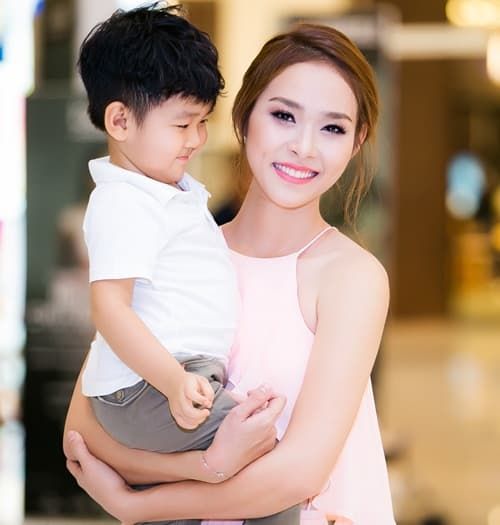 Trương Quỳnh Anh, Hà Hồ làm gì khi nghe tin chồng cũ có người mới