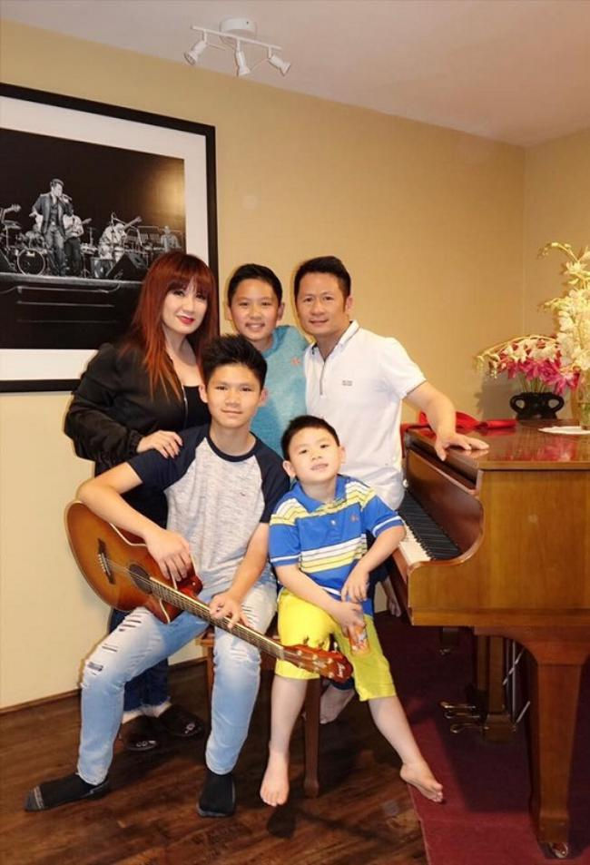 Tuổi 52, đã 3 con, vợ cũ Bằng Kiều bất ngờ tung ảnh bán nude