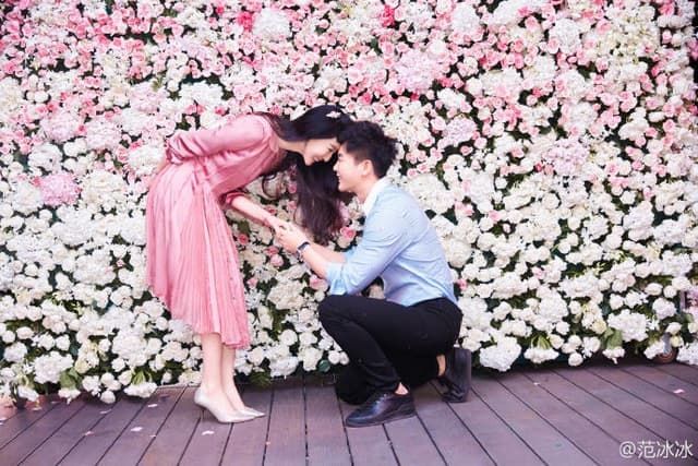 Vắng Lý Thần, sinh nhật Phạm Băng Băng vẫn ngập trong đồ hiệu từ fan