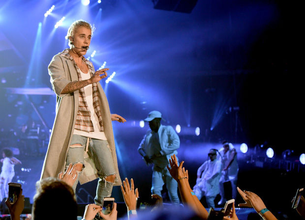 Về chung nhà, khối tài sản Justin Bieber - Hailey ước tính hơn 6000 tỷ