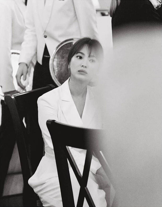 Không còn nổi loạn, Song Hye Kyo quay về với hình tượng thanh lịch