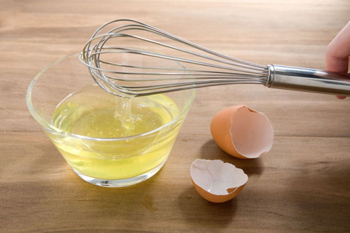 Vĩnh biệt vùng da dễ lão hóa nhất trên gương mặt bằng lòng trắng trứng