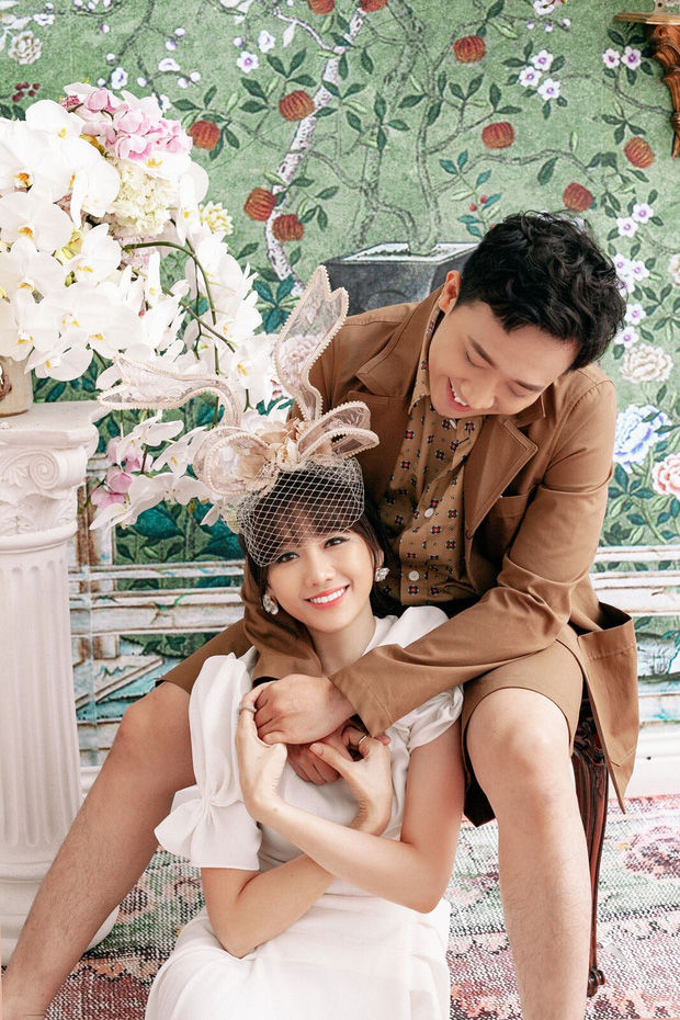 Vợ chồng Hari Won - Trấn Thành tung bộ ảnh tình tứ khiến fan tan chảy