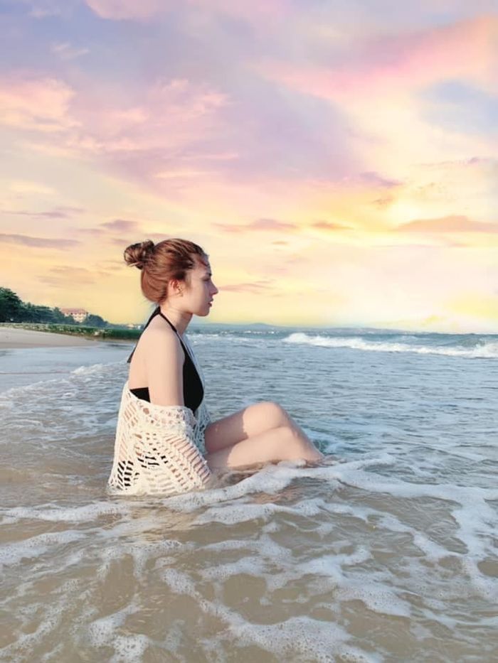 Vợ sắp cưới của ông hoàng miền Tây sở hữu phong cách siêu gợi cảm