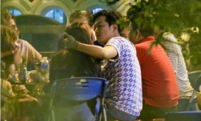 Vô tư âu yếm chốn đông người, Vbiz đâu chỉ có riêng Kim Lý - Hà Hồ