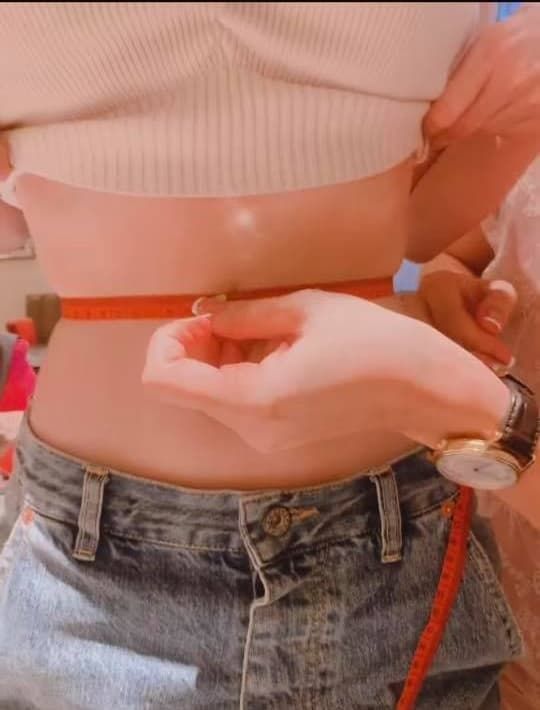 Vòng eo Ngọc Trinh hay của mỹ nhân nào mới là nhỏ nhất showbiz Việt?