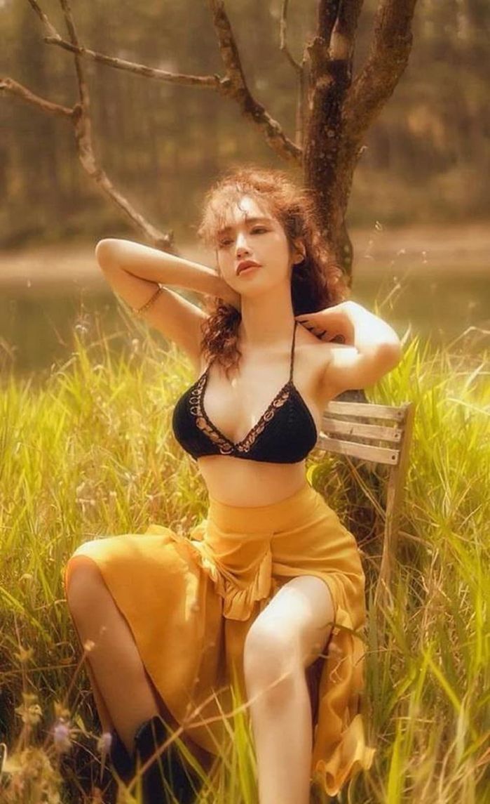 Vòng eo Ngọc Trinh hay của mỹ nhân nào mới là nhỏ nhất showbiz Việt?