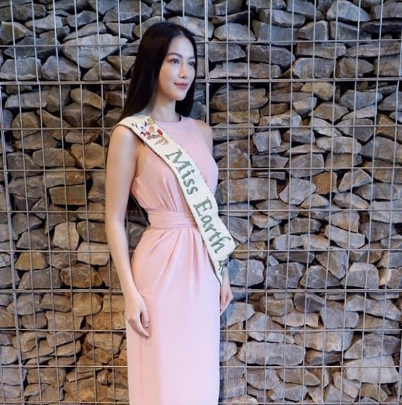 Vòng eo Ngọc Trinh hay của mỹ nhân nào mới là nhỏ nhất showbiz Việt?