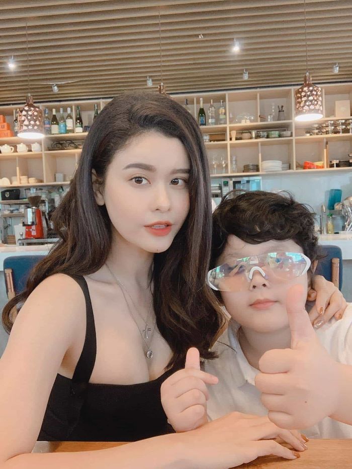 Ảnh hot sao Việt: Á hậu Thúy Vân bị chê mặc bikini như đồ lót