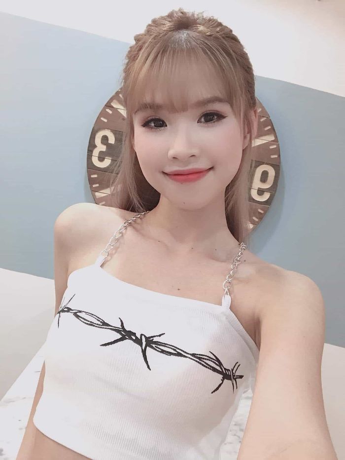 Ảnh hot sao Việt: Á hậu Thúy Vân bị chê mặc bikini như đồ lót