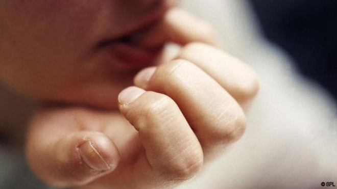 Người hay cắn móng tay là người theo chủ nghĩa cầu toàn