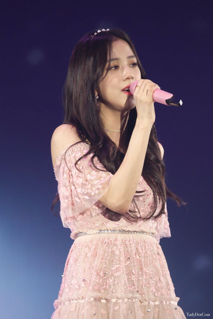JIsoo tài năng, xinh đẹp nhưng bị xem là người lạc lõng của BLACKPINK