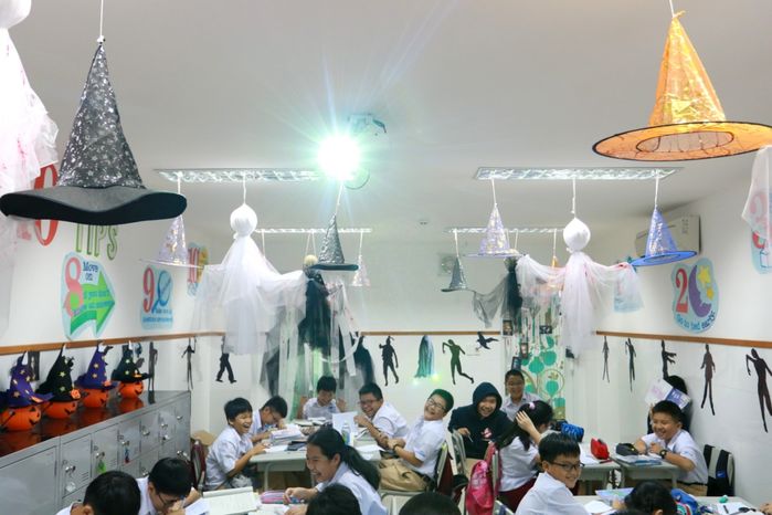 9 ý tưởng trang trí Halloween cho lớp học siêu chất, siêu độc