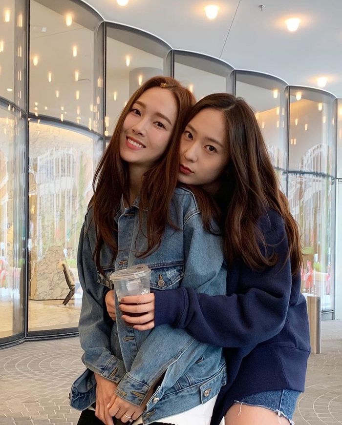 Chị em Jessica, Krystal: Có nhiều căn hộ tiền tỷ nhưng luôn ở với nhau