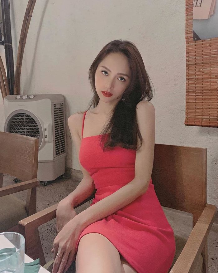 Bám sát nút Sơn Tùng M-TP, Chi Pu trên mặt trận Instagram là ai?