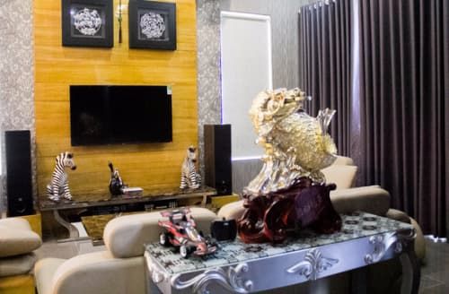 Bên trong biệt thự đắt giá - chốn đi về của NSƯT Kim Tử Long và vợ 3