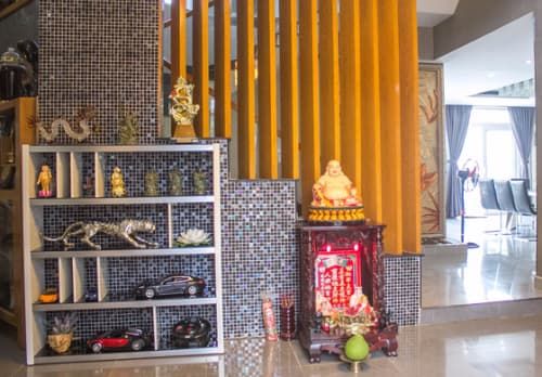 Bên trong biệt thự đắt giá - chốn đi về của NSƯT Kim Tử Long và vợ 3