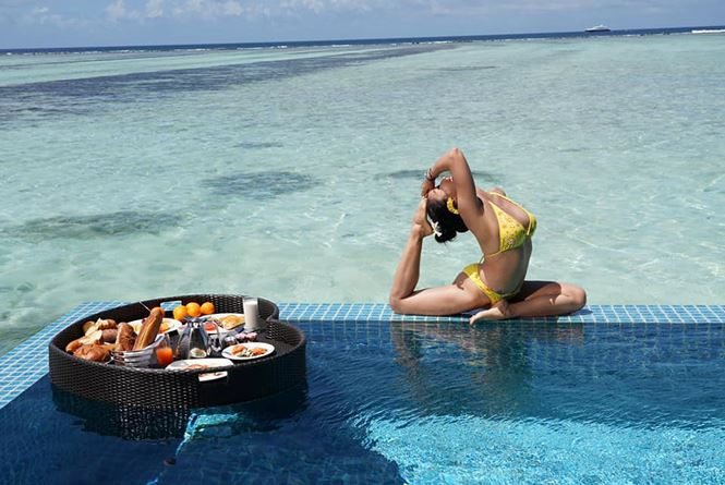 Bí quyết tươi trẻ của Ốc Thanh Vân: Nửa đêm đắp mặt nạ, tập yoga