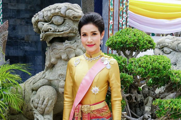 Bị tước danh hiệu, tương lai cựu Hoàng quý phi trở thành một ẩn số