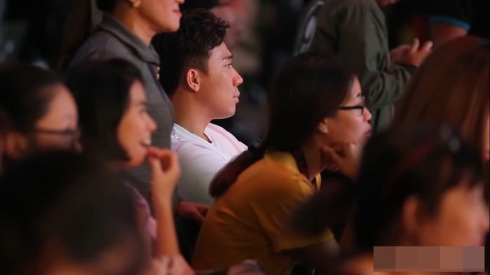 CĐM cảm động Trấn Thành đợi hàng giờ chỉ để gặp Hari Won ít phút