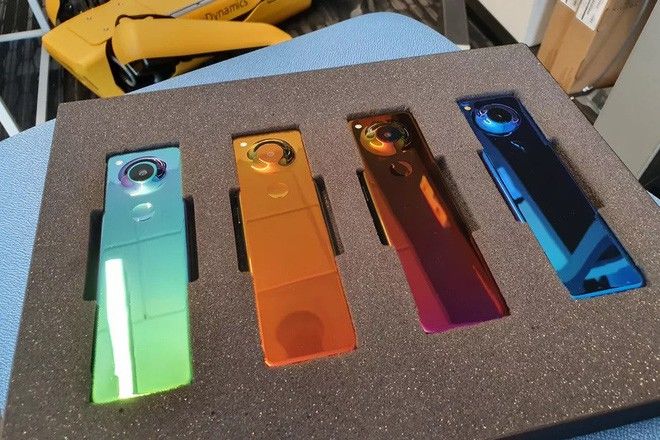 Cha đẻ Android hé lộ smartphone mới với màn hình siêu dài