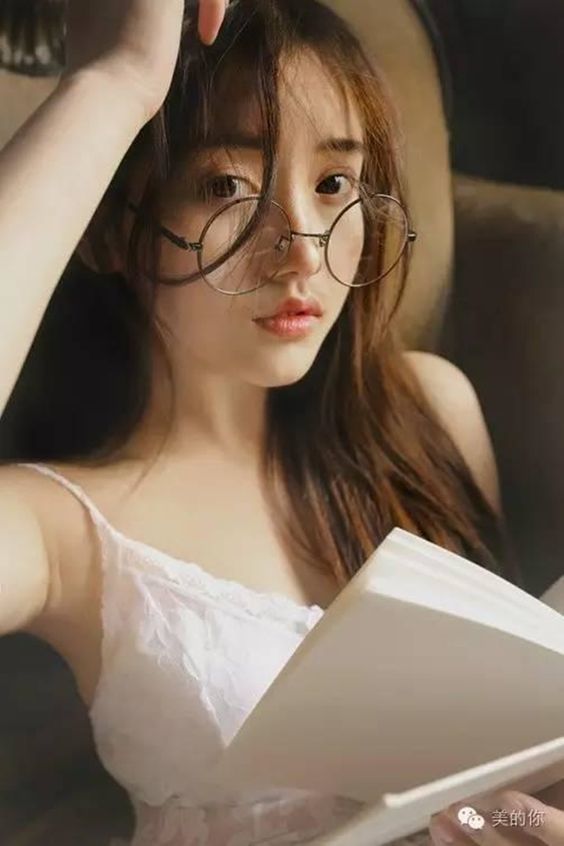 Có kiểu người chuyên đi tư vấn tình cảm còn mình vẫn ế chỏng chơ