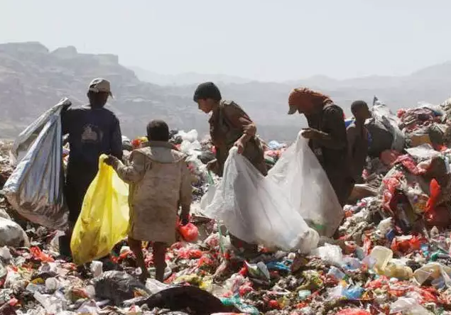Đổi rác lấy thức ăn, vừa bảo vệ môi trường vừa giúp đỡ người nghèo