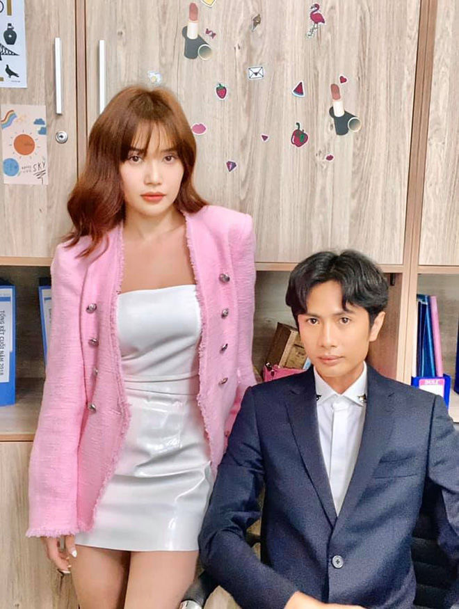 Couple Vbiz và ngày đầu gặp mặt: Huỳnh Phương nhìn Sĩ Thanh thấy ghét