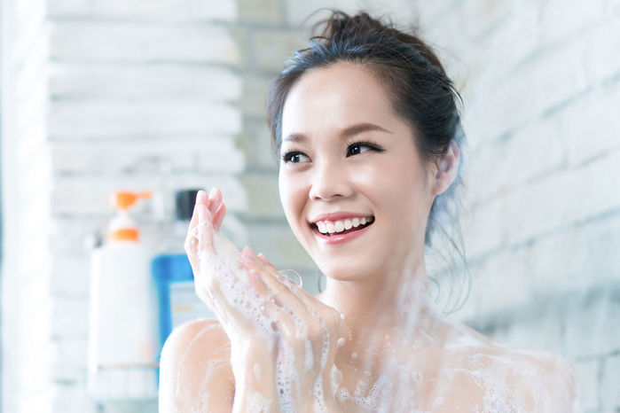 Tiến sĩ Tania Elliott Tắm sáng giúp đẹp da và kích thích sự sáng tạo