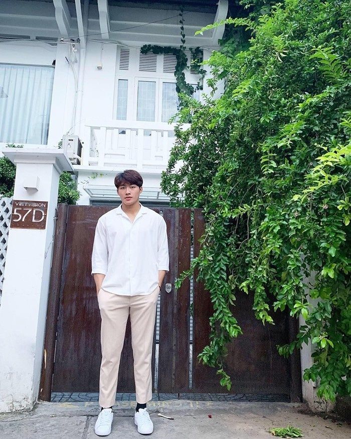 Dàn hotboy trong các MV 'triệu view': Thế Thịnh, Công Sơn ai đẹp nhất?