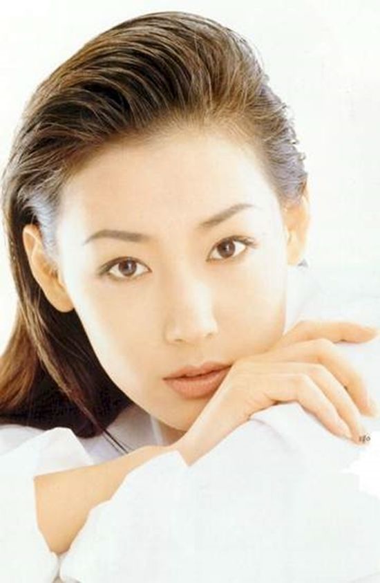 Dàn sao “Anh em nhà bác sĩ” sau 22 năm: Lee Young Ae trẻ đẹp tuổi 50
